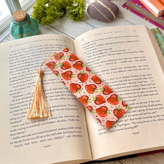 🍓 Sweet Strawberries Bookmark 🍓