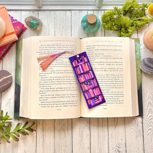 Dreamy Bookshelf Bookmark
