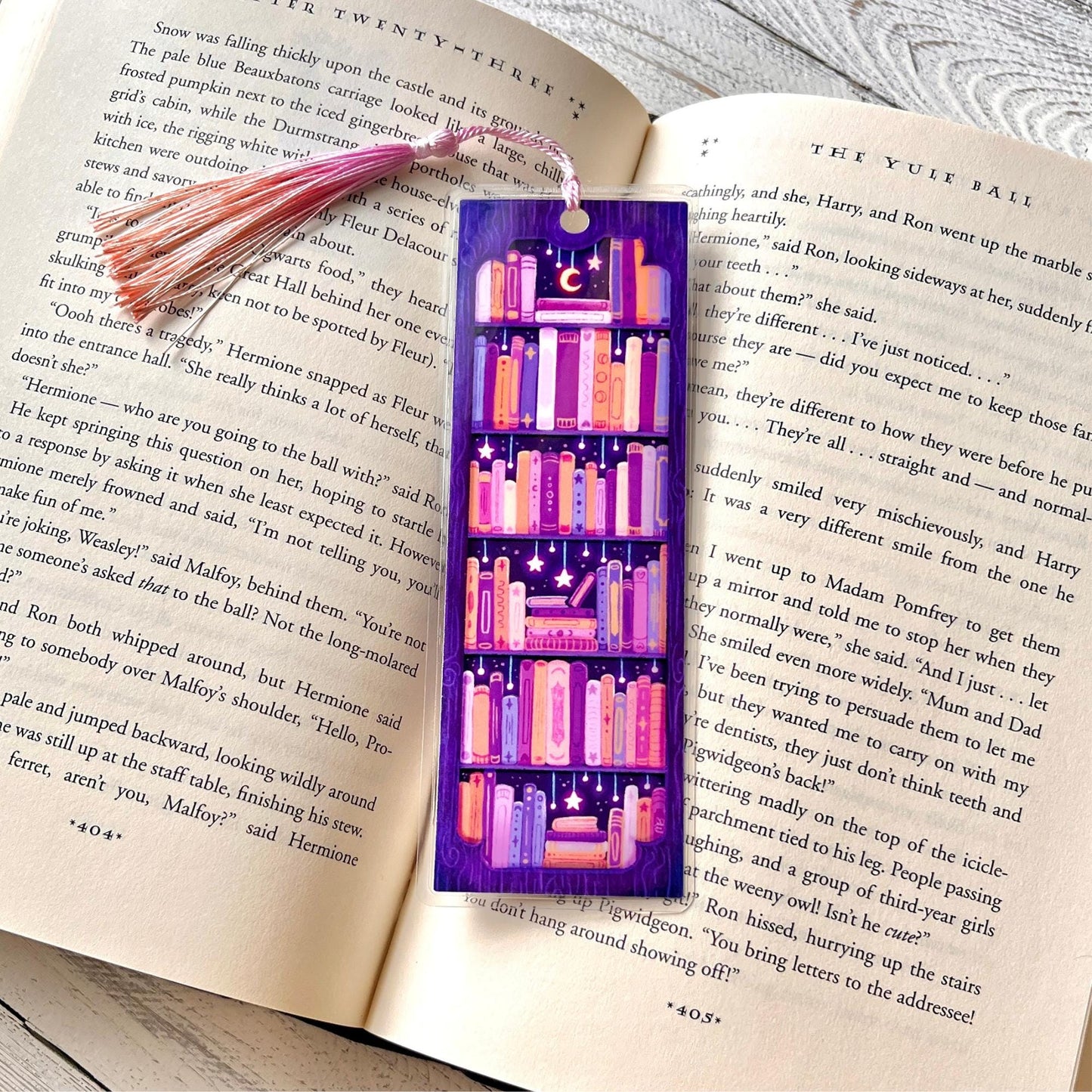 Dreamy Bookshelf Bookmark