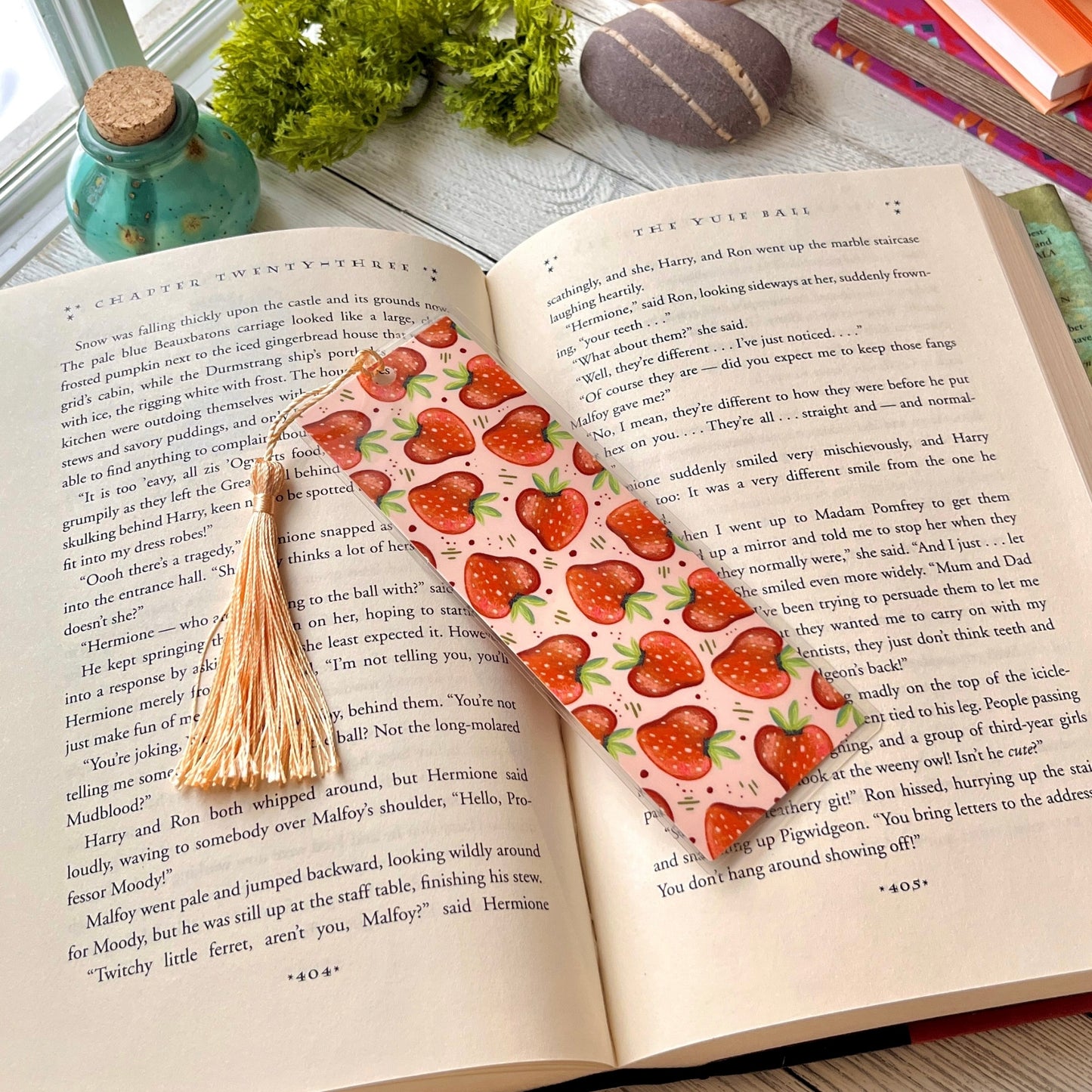 🍓 Sweet Strawberries Bookmark 🍓
