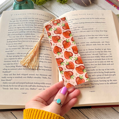 🍓 Sweet Strawberries Bookmark 🍓