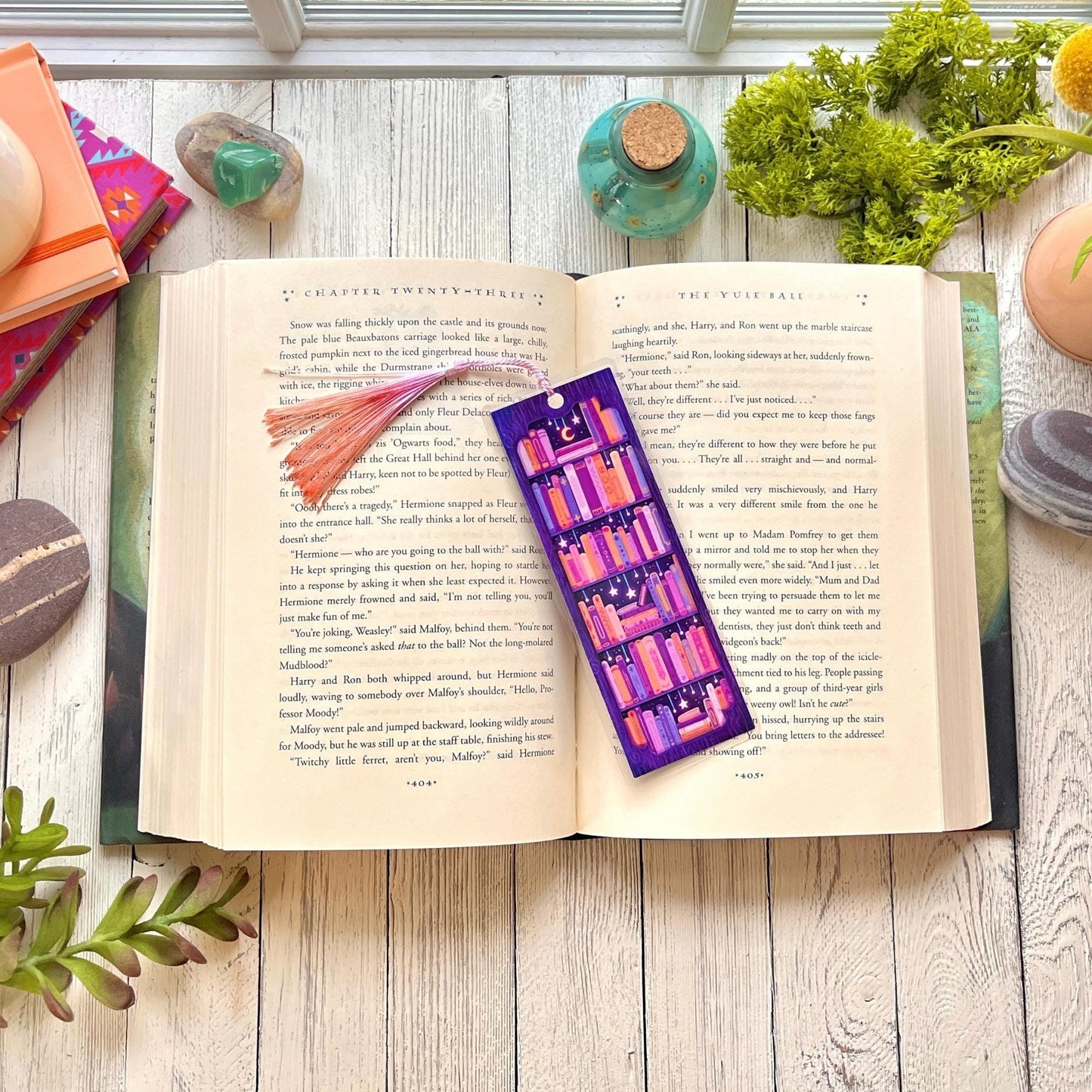 Dreamy Bookshelf Bookmark